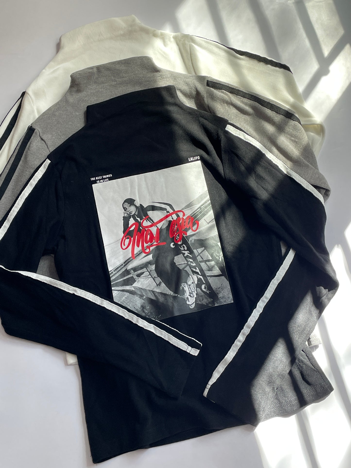 Turtleneck Low-Waisted Fitted Tee