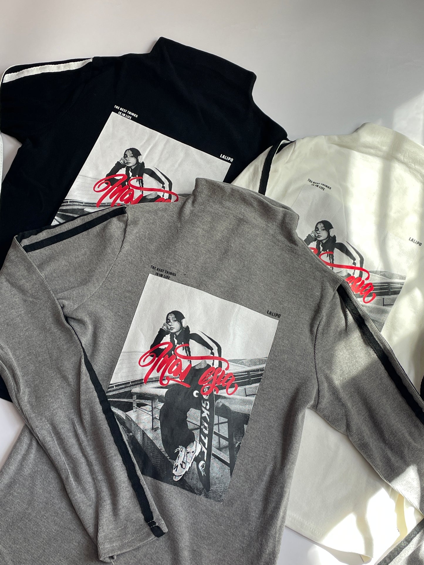 Turtleneck Low-Waisted Fitted Tee