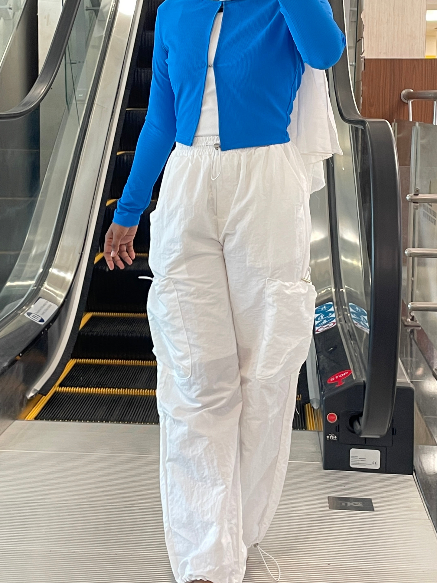 White Parachute Cargos